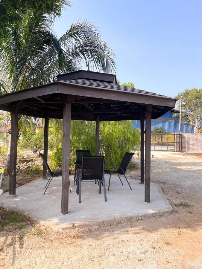 Casa Tiga Homestay Besut Kampung Kuala Besut Extérieur photo