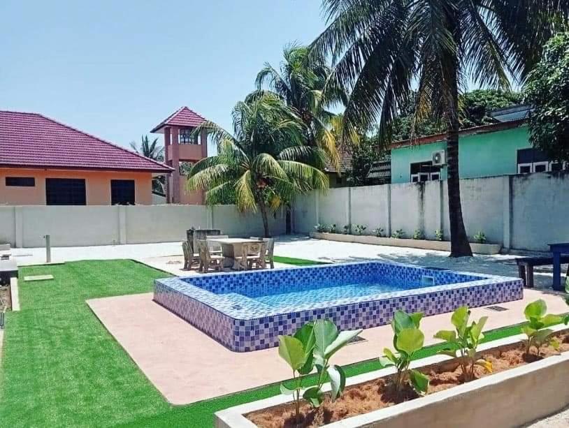 Casa Tiga Homestay Besut Kampung Kuala Besut Extérieur photo