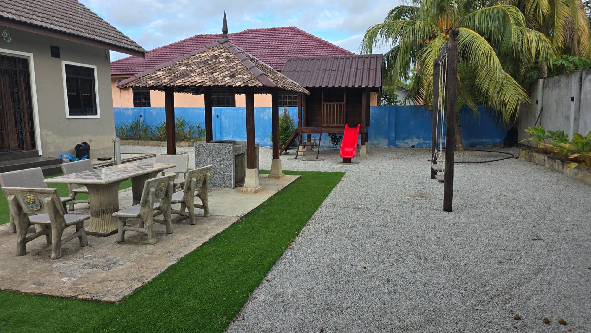 Casa Tiga Homestay Besut Kampung Kuala Besut Extérieur photo