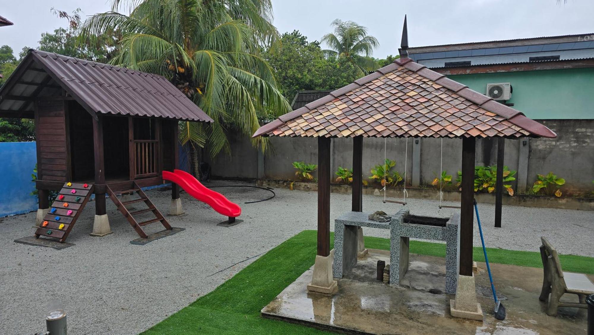 Casa Tiga Homestay Besut Kampung Kuala Besut Extérieur photo