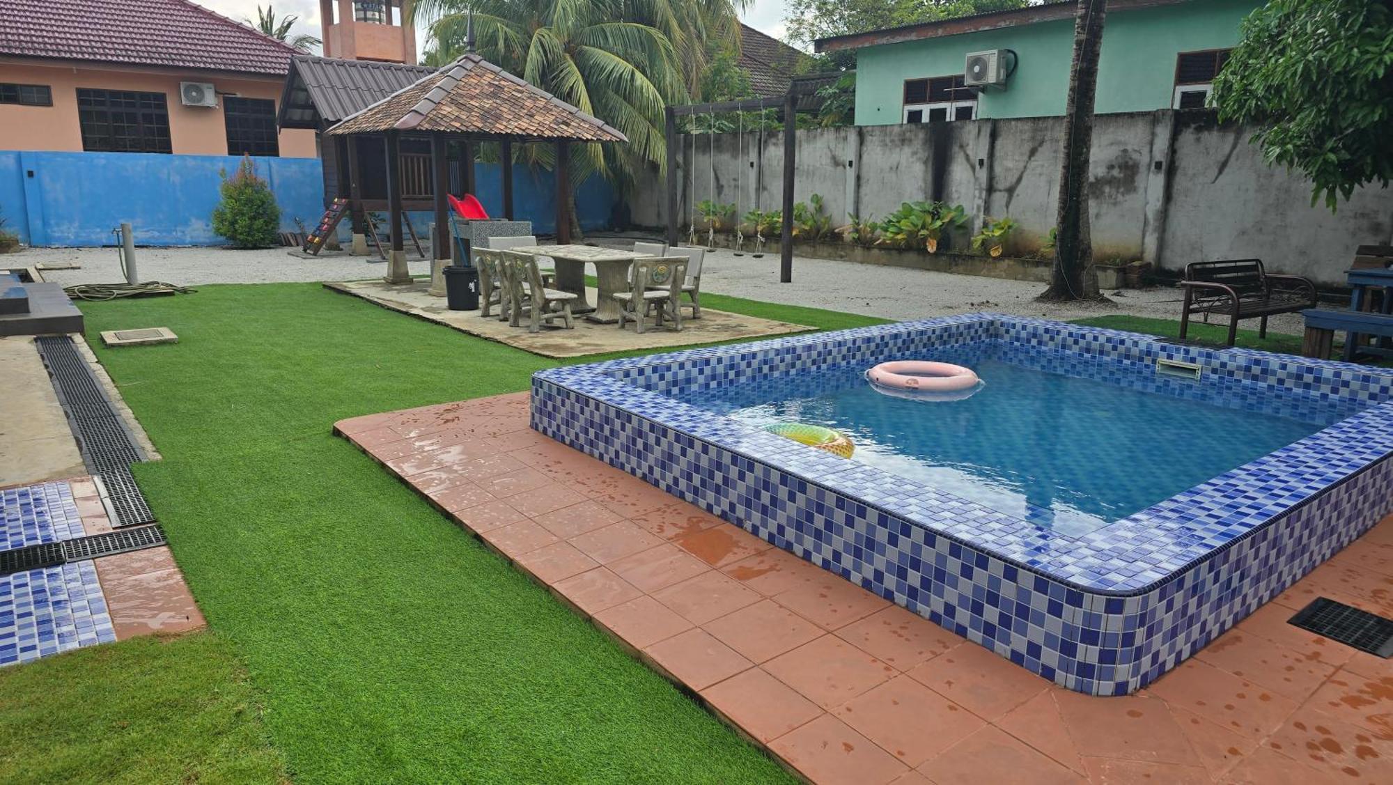 Casa Tiga Homestay Besut Kampung Kuala Besut Extérieur photo