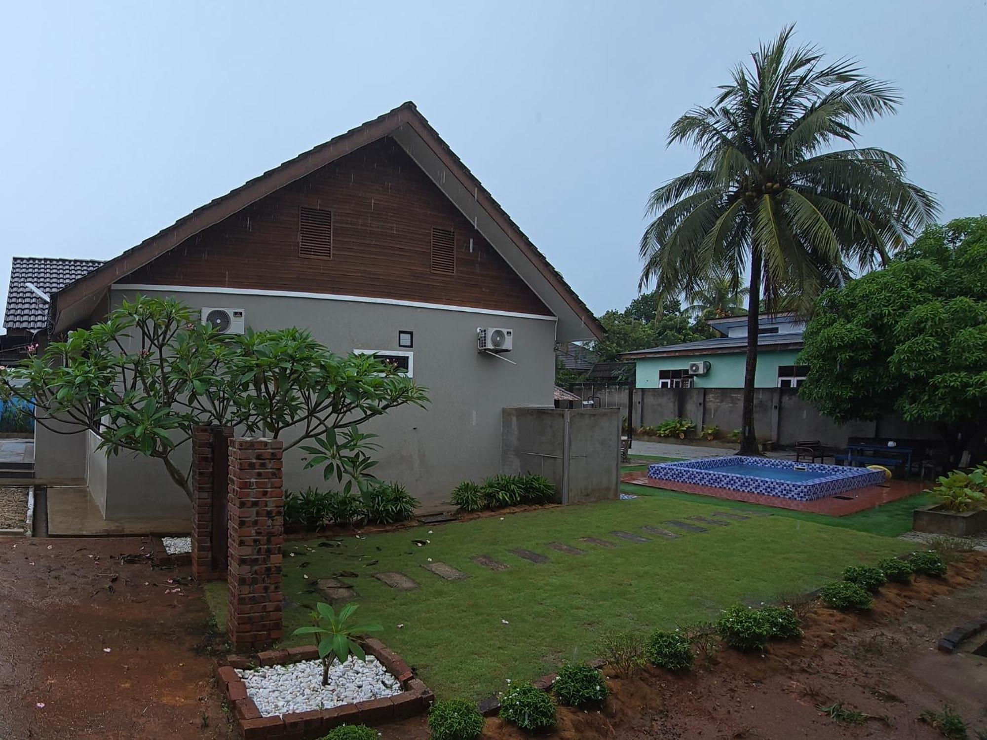 Casa Tiga Homestay Besut Kampung Kuala Besut Extérieur photo
